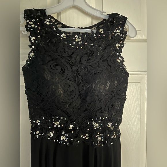 Black Prom Dress - Picture 4 of 7